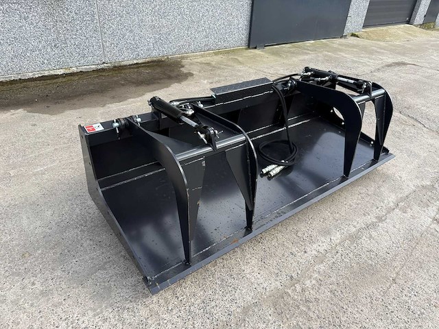 Castronix - 2025 - mestriek - voorzetapparatuur - afbeelding 1 van  10