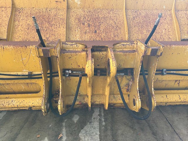 Cat - 2015 - ch-09-000132-15 - voorzetapparatuur - hoogkipbak - afbeelding 3 van  16