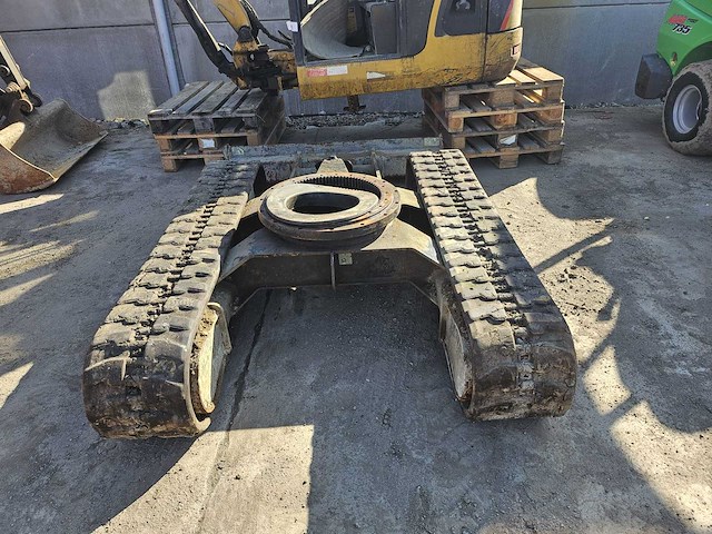 Caterpilar 302.5c mini graafmachine - afbeelding 3 van  12