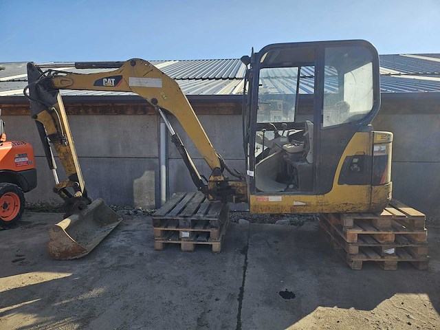 Caterpilar 302.5c mini graafmachine - afbeelding 5 van  12