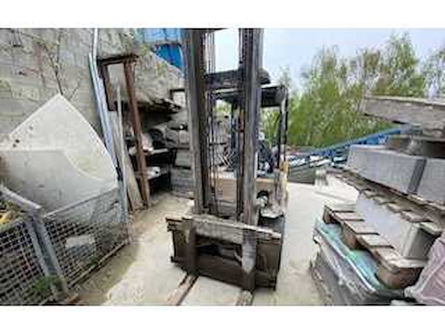 Caterpillar - 2012 - chariot élévateur - afbeelding 1 van  4