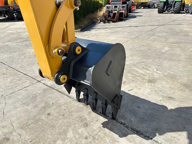 Caterpillar - 2014 - 305.5e2 - midigraafmachine - afbeelding 2 van  25