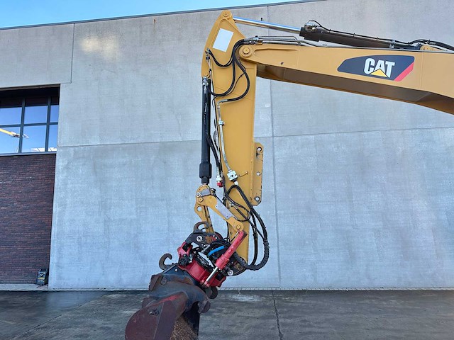 Caterpillar - 2014 - m313d - banden graafmachine - afbeelding 8 van  64