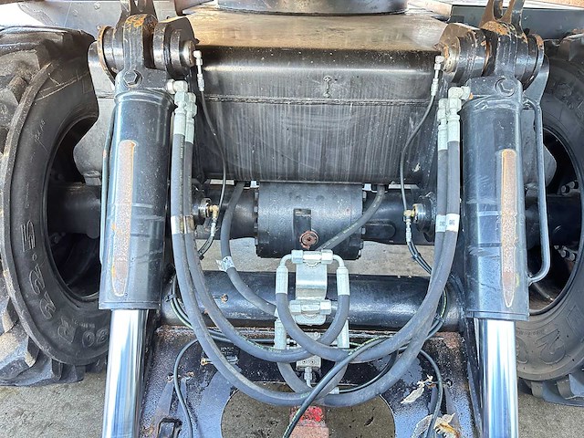 Caterpillar - 2014 - m313d - banden graafmachine - afbeelding 26 van  64