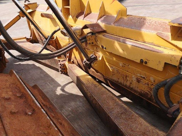 Caterpillar - 2015 - d6t lgp - bulldozer - afbeelding 9 van  67