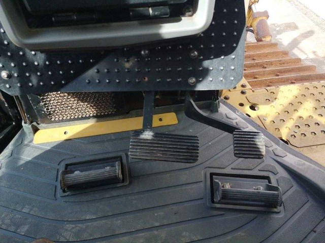 Caterpillar - 2015 - d6t lgp - bulldozer - afbeelding 46 van  67