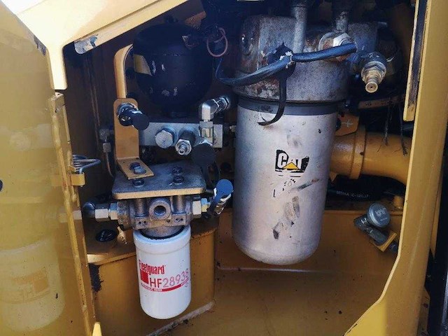 Caterpillar - 2015 - d6t lgp - bulldozer - afbeelding 30 van  67