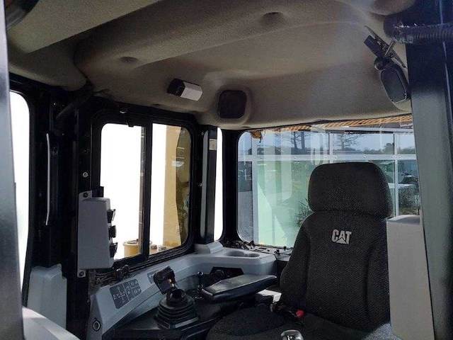 Caterpillar - 2015 - d6t lgp - bulldozer - afbeelding 50 van  67