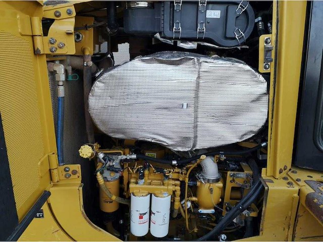 Caterpillar - 2015 - d6t lgp - bulldozer - afbeelding 55 van  67