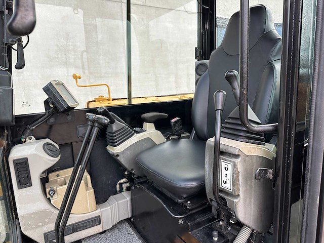 Caterpillar - 2017 - 305.5e2 - midigraafmachine - afbeelding 23 van  42