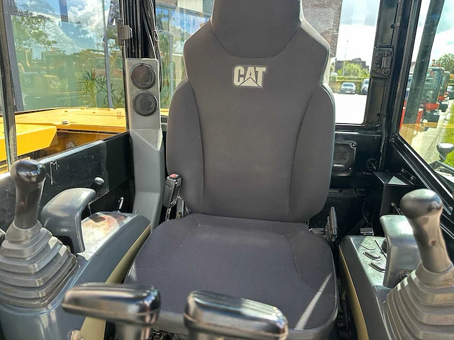 Caterpillar - 2022 - 305.5e2 - midigraafmachine - afbeelding 30 van  37