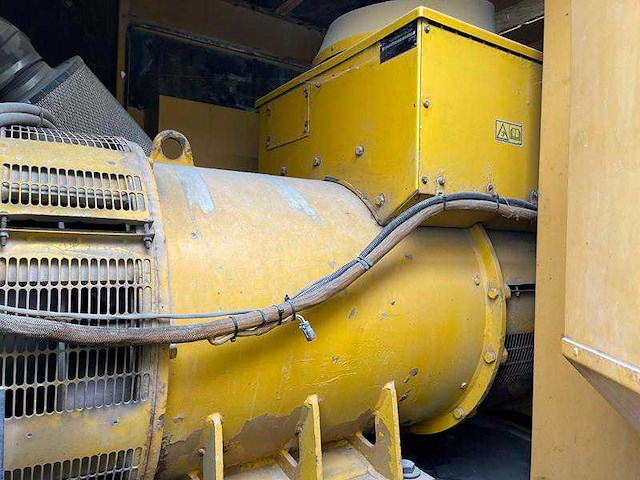 Caterpillar - c 18 - 700 - power generator - afbeelding 3 van  13
