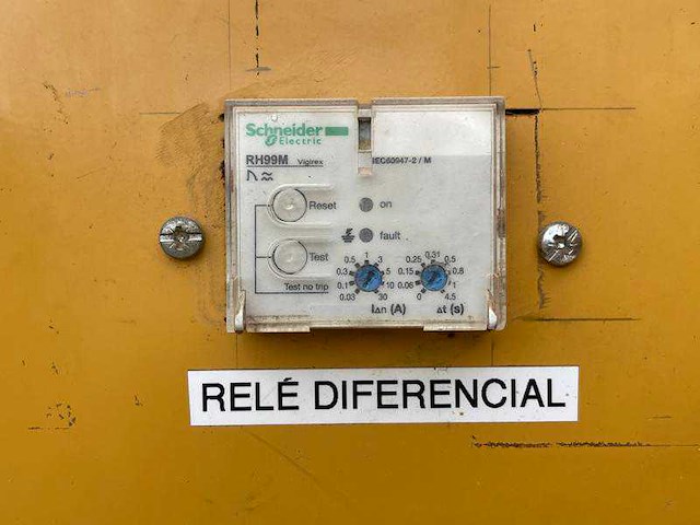 Caterpillar - c 18 - 700 - stroomgenerator - afbeelding 2 van  11