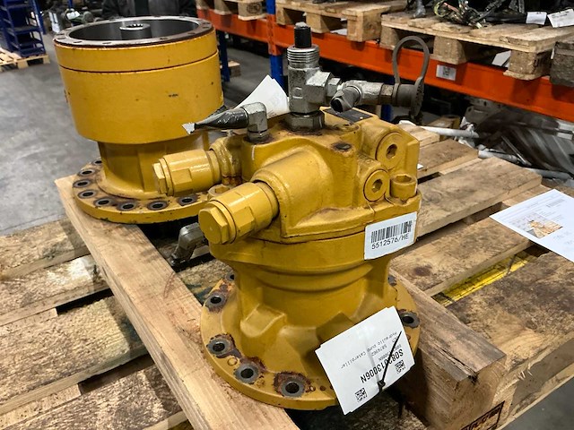Caterpillar 313 hydraulische pomp - afbeelding 2 van  3
