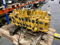 Caterpillar 320 hydraulisch ventiel - afbeelding 2 van  6