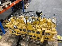 Caterpillar 320 hydraulisch ventiel - afbeelding 3 van  6