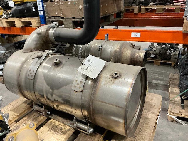 Caterpillar 320 katalysator - afbeelding 3 van  5