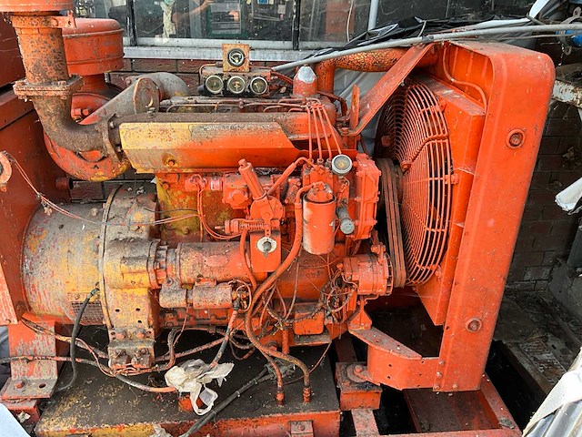 Caterpillar 3304 stroomgenerator - afbeelding 2 van  4