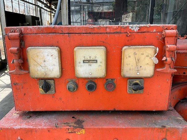 Caterpillar 3304 stroomgenerator - afbeelding 4 van  4