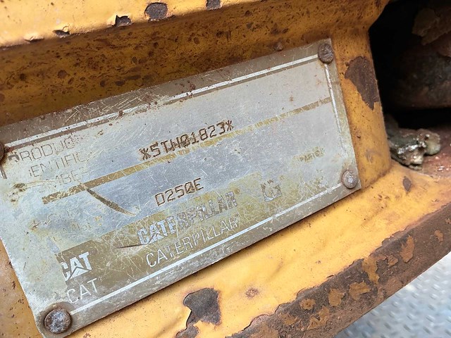 Caterpillar d250e dumper - afbeelding 3 van  11