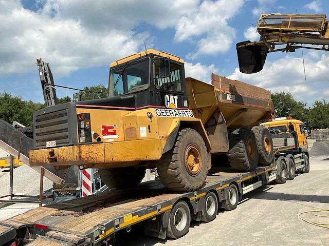 Caterpillar d250e dumper - afbeelding 1 van  11