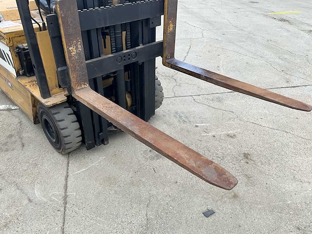 Caterpillar vorkheftruck 1500kg - afbeelding 15 van  18