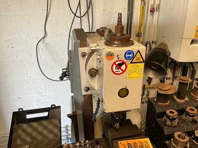 Cbm freesmachine - afbeelding 3 van  12
