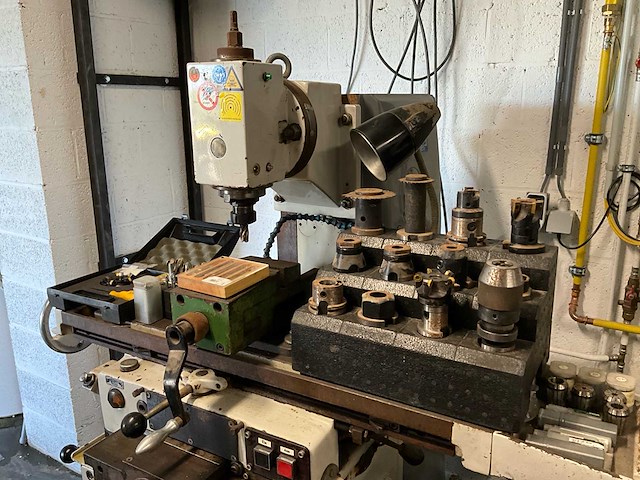 Cbm freesmachine - afbeelding 12 van  12