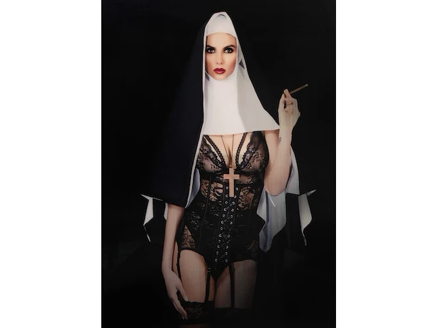 Cécile plaisance (1968), 'nun alex #2018' (2017), original print on lenticular sheet, n° 5/8 163.5 x 123.5 cm. (64.37 x 48.61 in.) - afbeelding 1 van  11