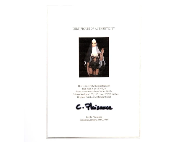 Cécile plaisance (1968), 'nun alex #2018' (2017), original print on lenticular sheet, n° 5/8 163.5 x 123.5 cm. (64.37 x 48.61 in.) - afbeelding 9 van  11