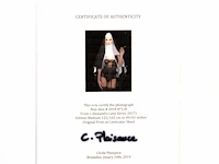 Cécile plaisance (1968), 'nun alex #2018' (2017), original print on lenticular sheet, n° 5/8 163.5 x 123.5 cm. (64.37 x 48.61 in.) - afbeelding 9 van  11