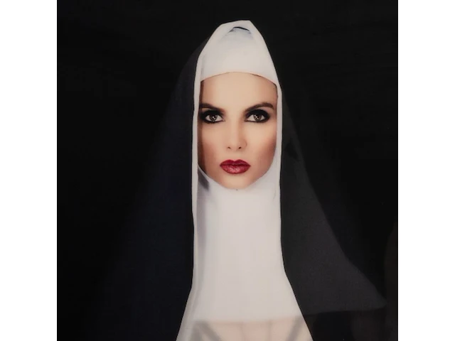 Cécile plaisance (1968), 'nun alex #2018' (2017), original print on lenticular sheet, n° 5/8 163.5 x 123.5 cm. (64.37 x 48.61 in.) - afbeelding 10 van  11