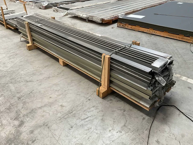 Cedral lintel gevelstrook eind profielen - afbeelding 2 van  4