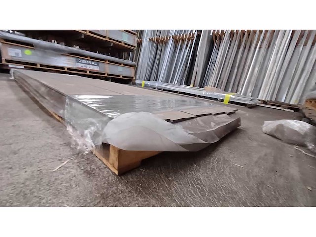 Cedral siding lap wood c56 metaalgrijs 3600x186x12mm 24stuks - afbeelding 3 van  4