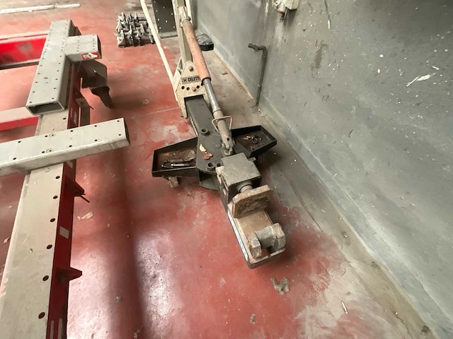 Celette carrosserie richtbank op wielen - afbeelding 10 van  11