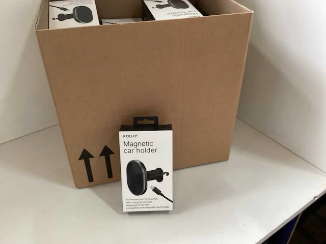 Celly telefoonhouder, magnetisch (30x) - afbeelding 2 van  4