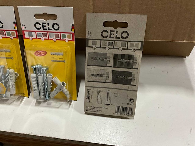 Celo f8 pluggen met schroef 5 stuks (95x) - afbeelding 3 van  5