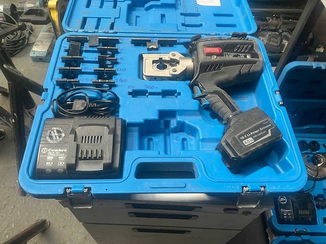 Cembre b500 accu kabelschoentang - afbeelding 1 van  8
