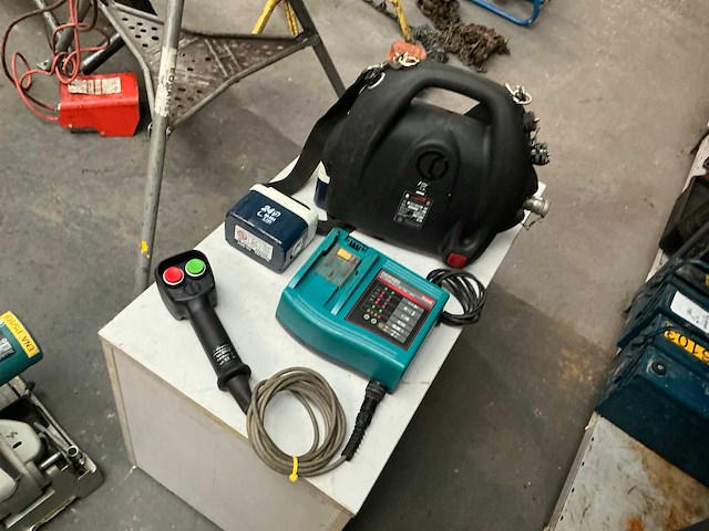 Cembre b70m-p24 accu elektrohydraulische pomp - afbeelding 1 van  7