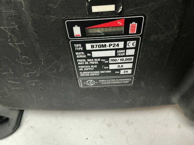 Cembre b70m-p24 accu elektrohydraulische pomp - afbeelding 4 van  7