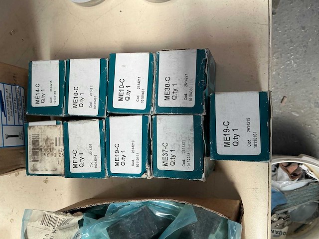 Cembre / cibo partij kabelschoen persbekken - afbeelding 2 van  6