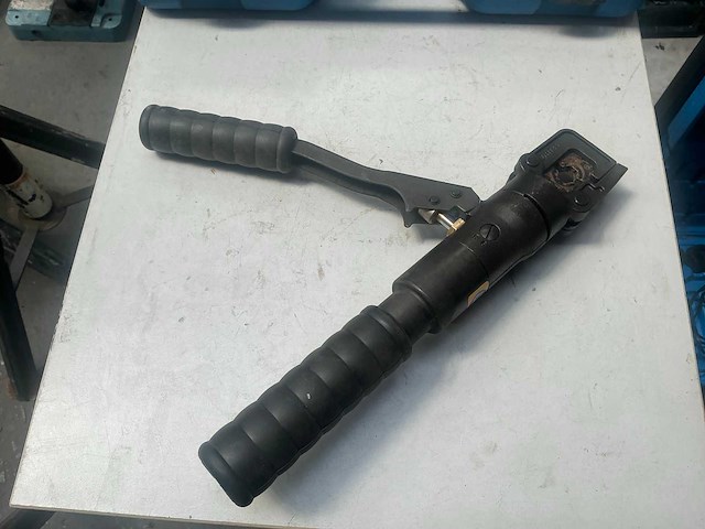 Cembre ht45 hand hydraulische kabelschoentang - afbeelding 3 van  5