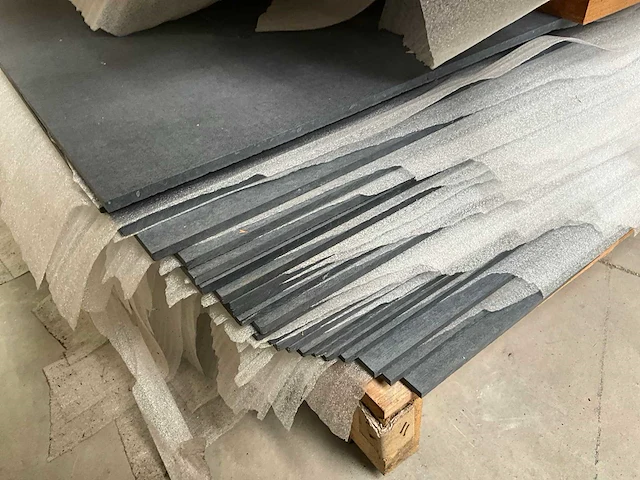 Cembrit diverse vezelcementplaten (160x) - afbeelding 1 van  12