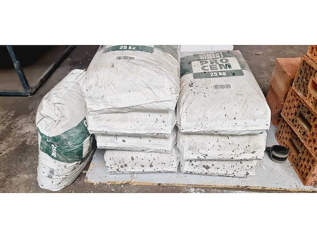 Cement 7x25kg en 18 snelbouwstenen - afbeelding 10 van  13