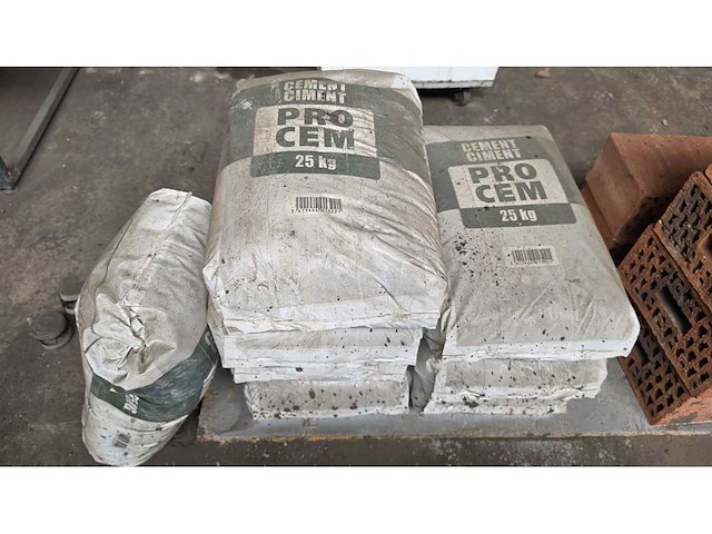 Cement 7x25kg en 18 snelbouwstenen - afbeelding 13 van  13