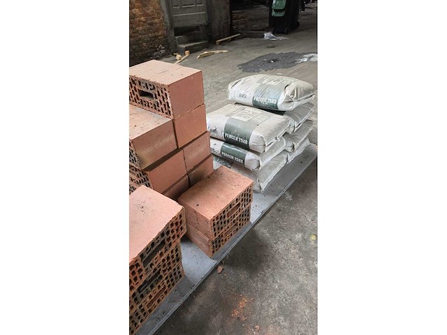 Cement 7x25kg en 18 snelbouwstenen - afbeelding 1 van  13