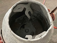 Cementmolen en trilnaald - afbeelding 5 van  6