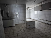 Centraal gelegen handelszaak met duplex appartement wegens faillissement - afbeelding 4 van  8
