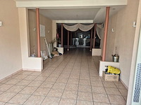 Centraal gelegen handelszaak met duplex appartement wegens faillissement - afbeelding 2 van  8
