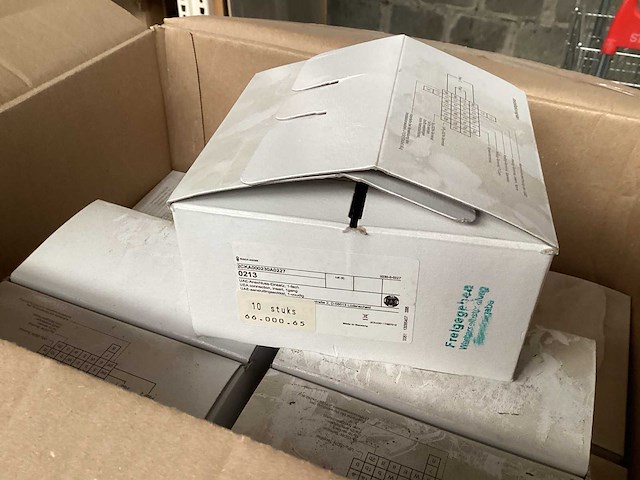 Centraalplaat voor isdn 1 x 8 polig verpakking 10 stuks (13x) - afbeelding 3 van  4